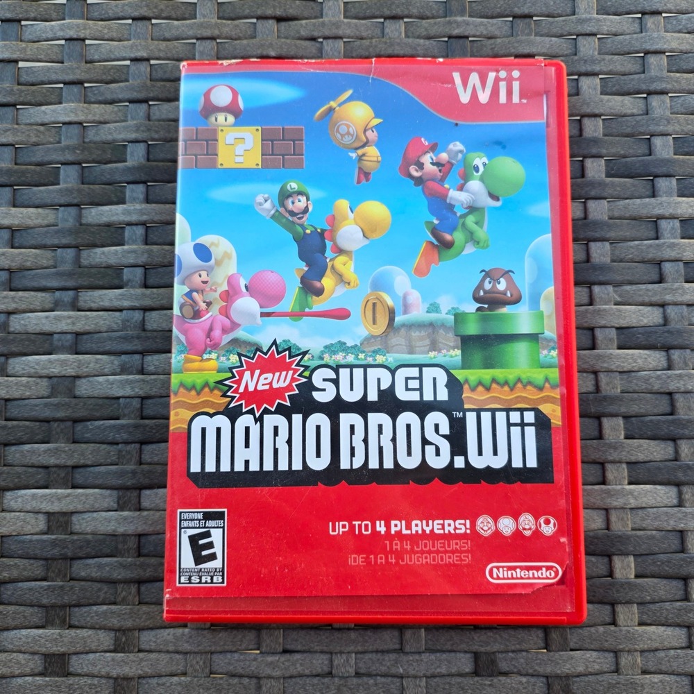 New Super Mario Bros. Wii Game Red Case CIB Complete with Manual